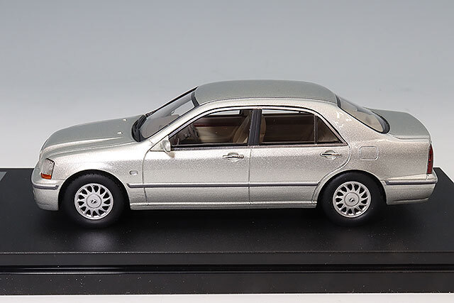 ハイストーリー 1/43 トヨタ プログレ NC300 (1998) シルバーメタリック
