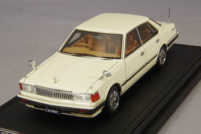 イグニッションモデル 1/43 日産 セドリック (P430) 4ドア ハード 