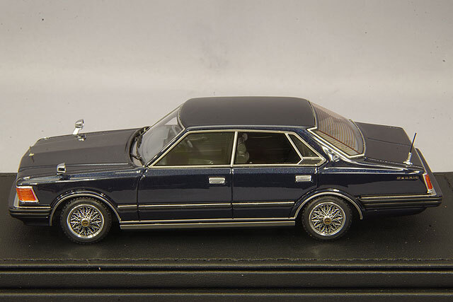 イグニッションモデル 1/43 日産 セドリック (P430) 4ドア HT 280E 
