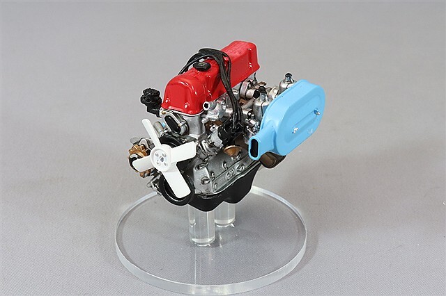 イグニッションモデル 1/18 ダットサン ブルーバード (510) ガン