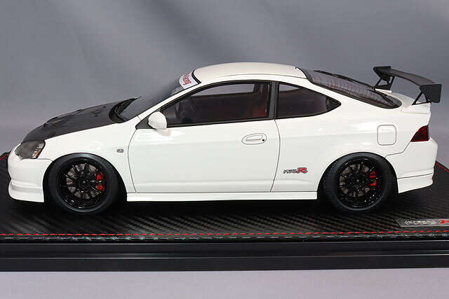イグニッションモデル インテグラタイプR 1/18 ホワイト イグニッションモデル 1/18 ホンダ インテグラ (DC5) タイプR