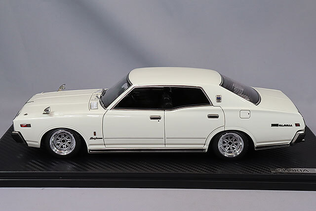 イグニッションモデル 1/18 日産 グロリア ブロアム (330) ホワイト