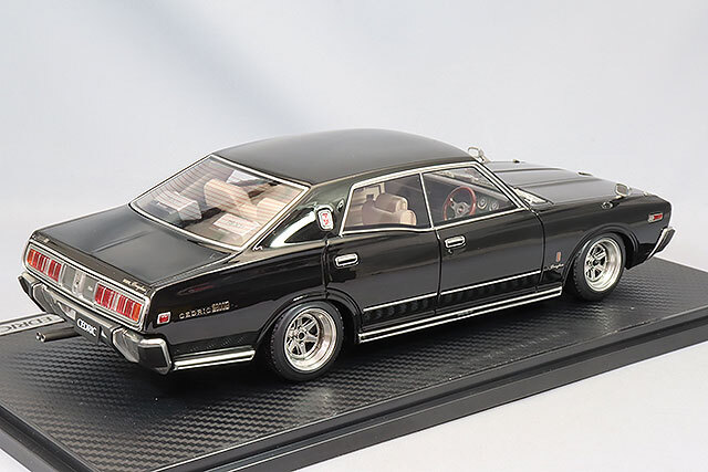 イグニッションモデル 1/18 日産 セドリック ブロアム (330