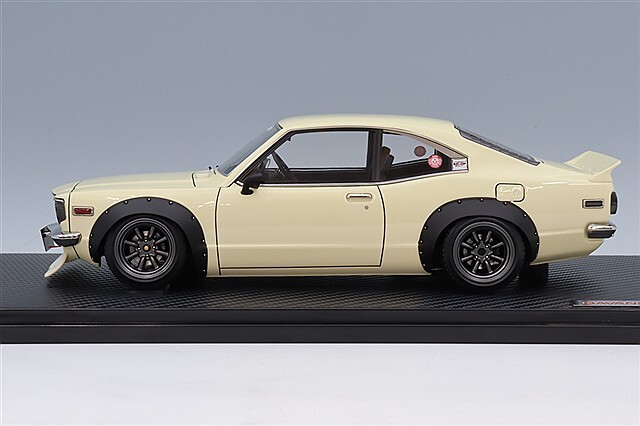 イグニッションモデル 1/18 マツダ サバンナ (S124A) セミ