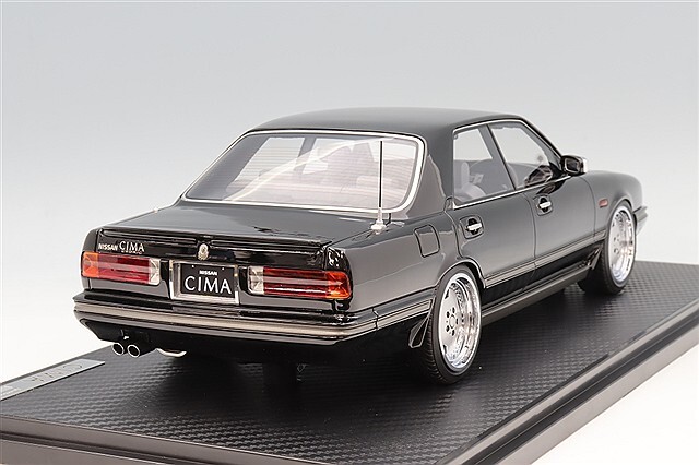 イグニッションモデル 1/18 日産 セドリック シーマ (Y31) ブラック