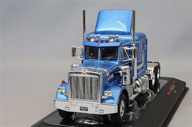 イクソ 1/64 ピータービルト 359 1973 ブルー