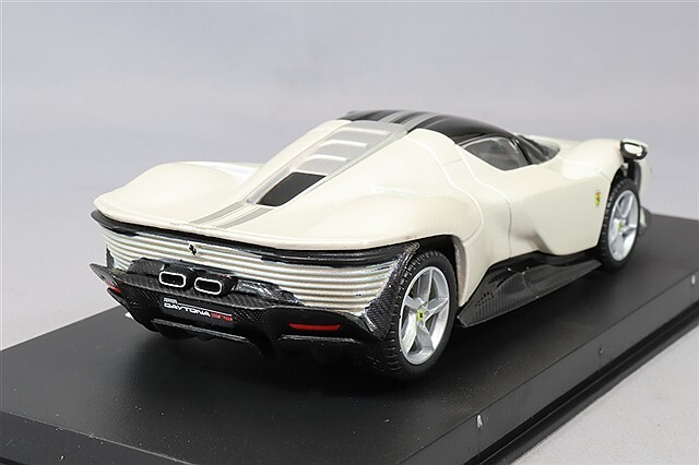 ブラゴ 1/43 フェラーリ デイトナ SP3 ホワイト