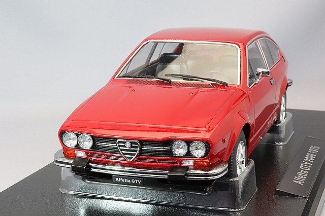 KKスケール 1/18 アルファロメオ アルフェッタ GTV 2000 1976 レッド