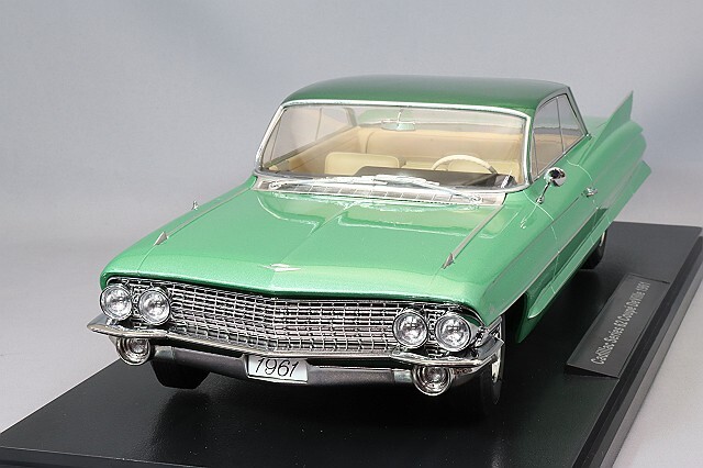 キャデラック クーペ デビル 1/18 グリーン KKスケール 1/18 キャデラック シリーズ 62 クーペ デビル 1961 ライト