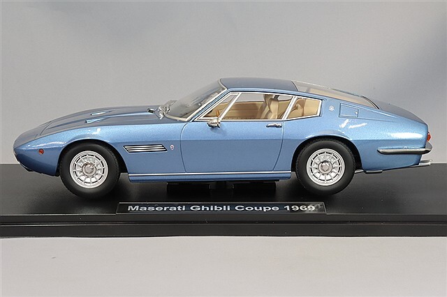 KKスケール 1/18 マセラティ ギブリ クーペ 1969 ブルーメタリック