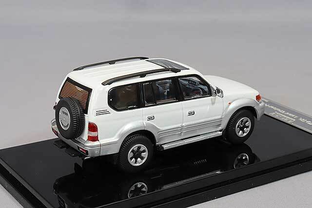 GCD 1/64 トヨタ ランドクルーザー プラド 90 ホワイト 右ハンドル