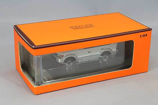 GCD 1/64 トヨタ ランドクルーザー プラド 90 ホワイト 右ハンドル