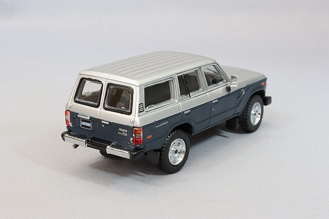 GCD 1/64 トヨタ ランドクルーザー 60 右ハンドル シルバー