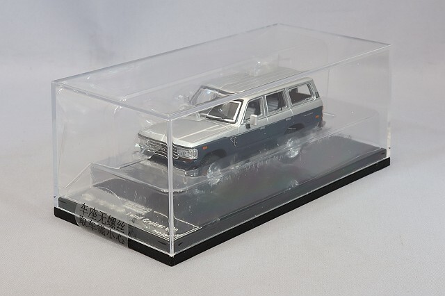 GCD 1/64 トヨタ ランドクルーザー 60 右ハンドル シルバー/ダークブルー