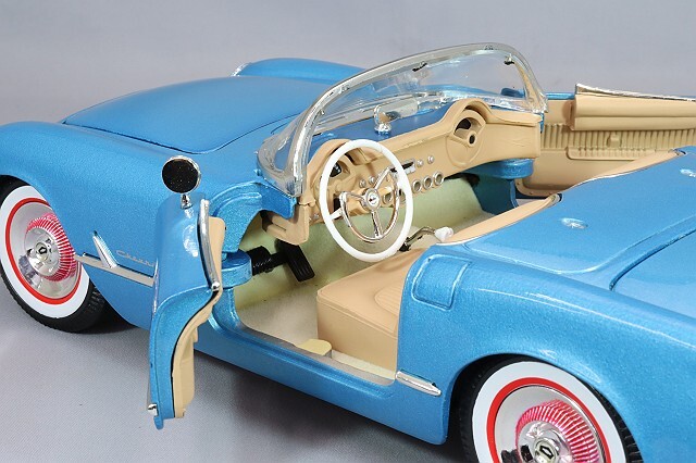 アメリカンマッスル 1/18 1954 シボレー コルベット コンバーチブル