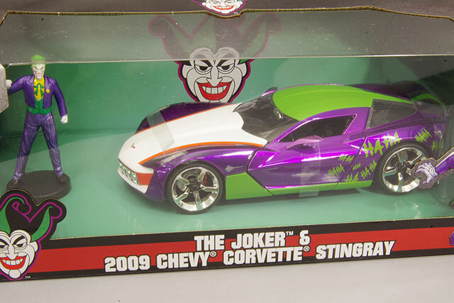 JADA 1/24 コルベット スティングレイ 2009 ジョーカー フィギュア付
