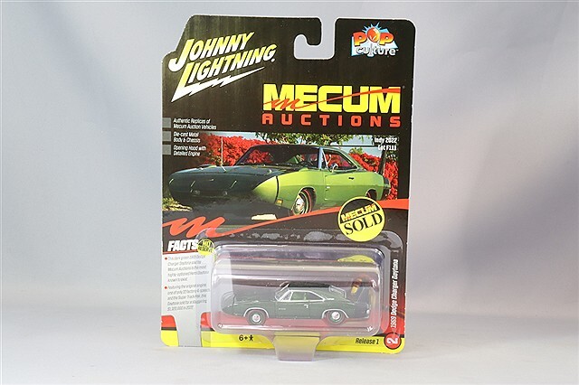 ジョニーライトニング　1969 ダッジ・チャージャー R/T Amazon.com: 1969 Charger R/T Orange (Unrestored) Barn Finds 1/64
