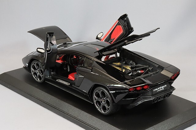 マイスト 1/18 ランボルギーニ カウンタック LPI 800-4 ブラック