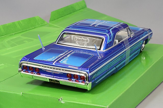 Maisto 1964 シボレー・インパラ SS ローライダー(ブルー) Maisto 1964 シボレー・インパラ SS ローライダー(ブルー) 1/26