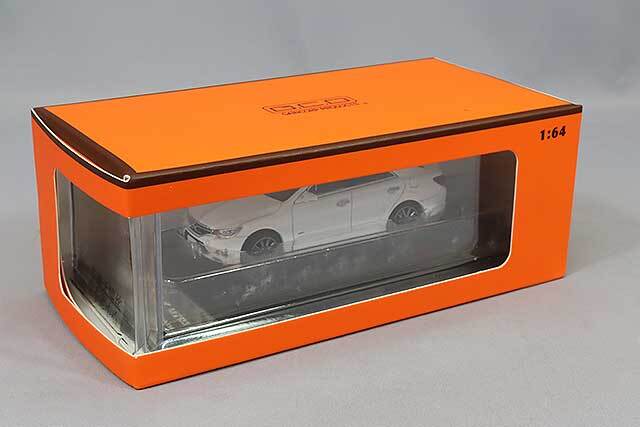 GCD 1/64 トヨタ MARK X 右ハンドル 覆面パトカー ホワイト