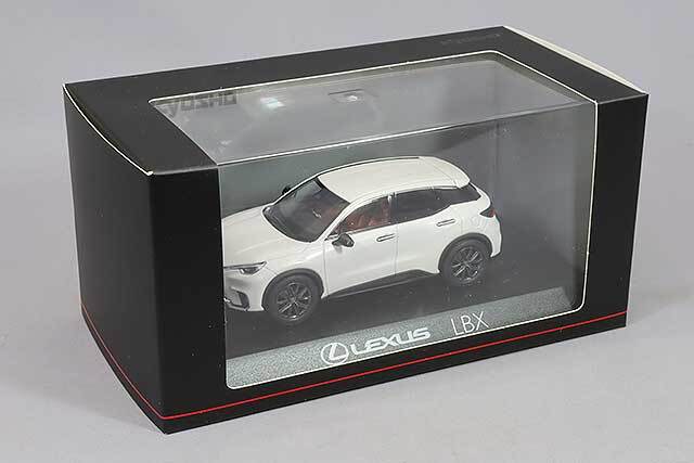 京商 1/43 レクサス LBX ソニッククオーツ