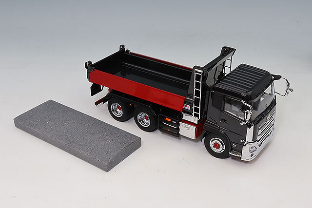 京商 1/43 UDトラックス クオン 極東 ダンプ ブラックメタリック