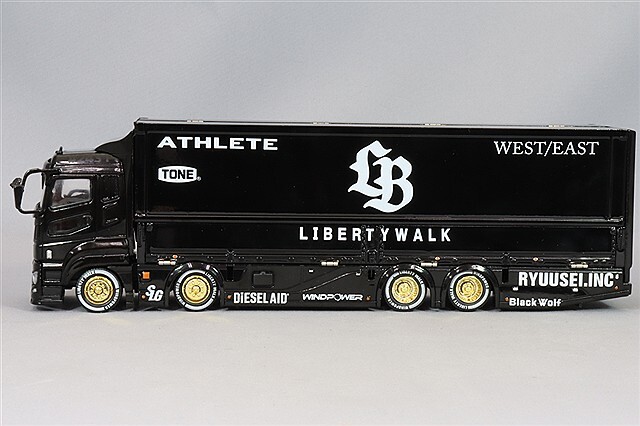 GCD 1/64 三菱 FUSO スーパーグレート LB トラック 右ハンドル ブラック 