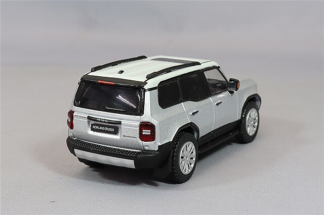 GCD 1/64 トヨタ ランドクルーザー プラド 250 (左ハンドル) シルバー