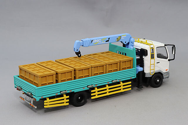 GCD 1/64 三菱 FUSO ファイター (1024) ホワイト/グリーン