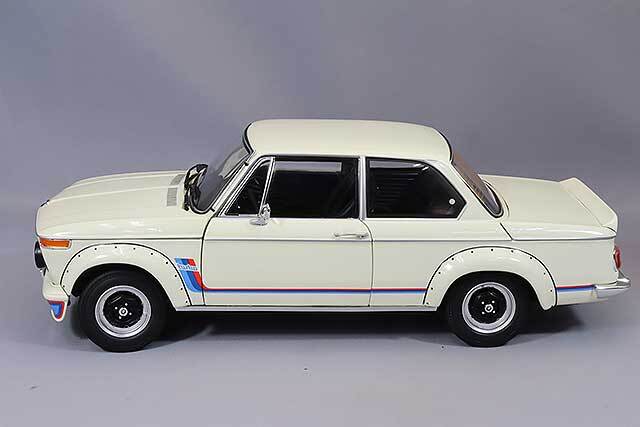 京商 1/18 BMW 2002 ターボ (ホワイト) 