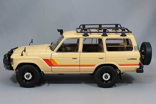 京商 1/18 トヨタ ランドクルーザー 60 オプションパーツ付 ベージュ
