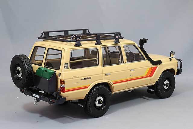 京商 1/18 トヨタ ランドクルーザー 60 オプションパーツ付 ベージュ