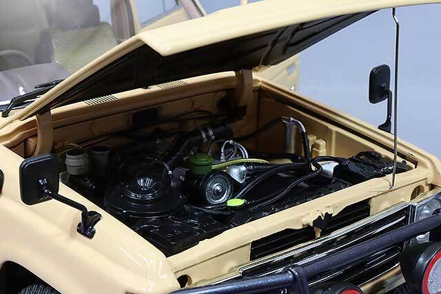京商 1/18 トヨタ ランドクルーザー 60 オプションパーツ付 ベージュ