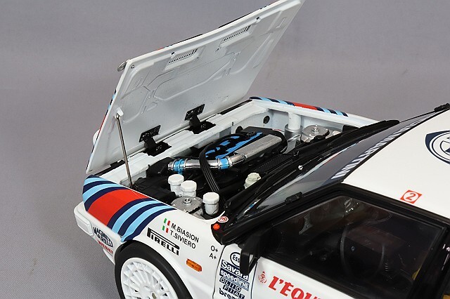 京商 1/18 ランチア デルタ HF 4WD 