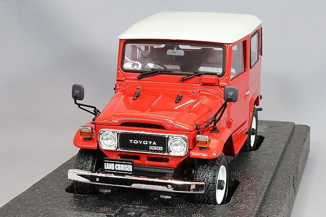 京商 1/18 トヨタ ランドクルーザー 40 バン (BJ42V) レッド 再生産