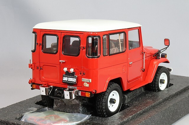 京商 1/18 トヨタ ランドクルーザー 40 バン (BJ42V) レッド 再生産