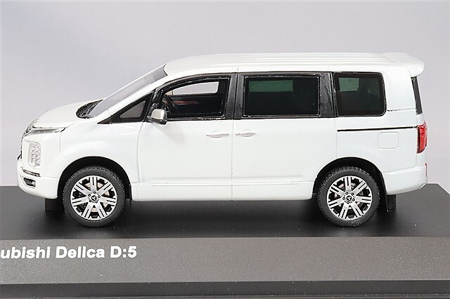 京商 1/43 三菱 デリカ D:5 ホワイト レジン製