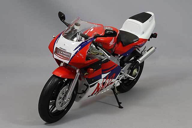 LCDモデル 1/12 ホンダ NSR250R SP レッド