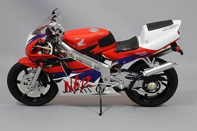 LCDモデル 1/12 ホンダ NSR250R SP レッド