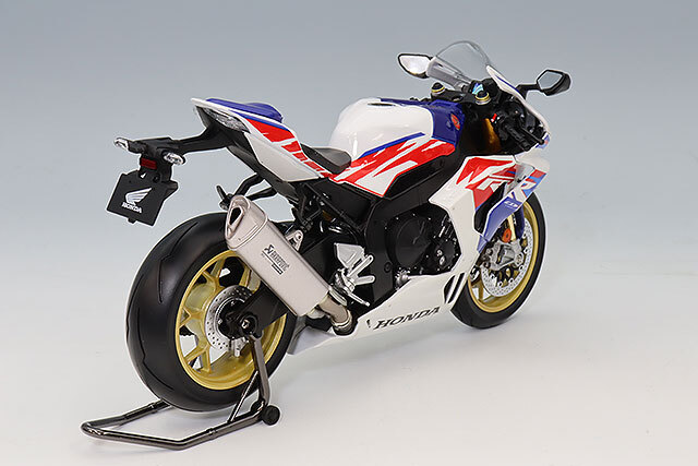 LCDモデル 1/12 ホンダ CBR1000RR-R ファイヤーブレード SP ホワイト