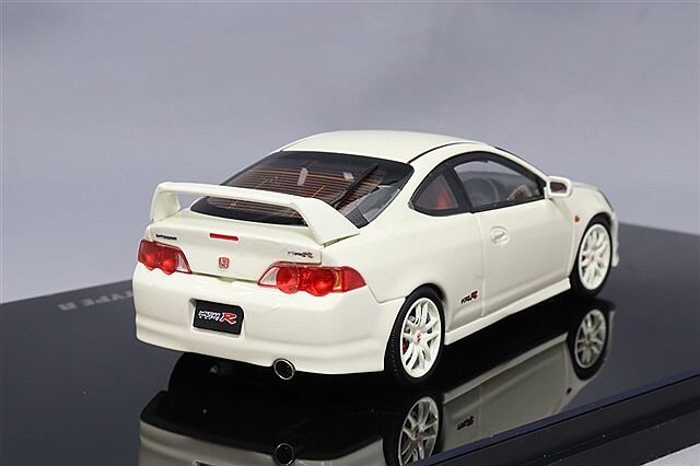 LCDモデル 1/43 ホンダ インテグラ タイプR (DC5) ホワイト