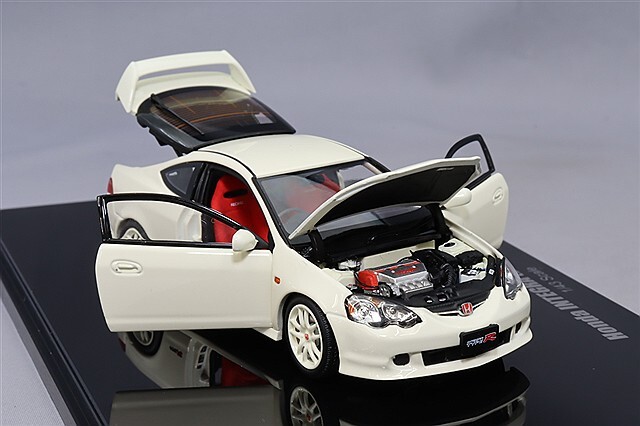 LCDモデル 1/43 ホンダ インテグラ タイプR (DC5) ホワイト