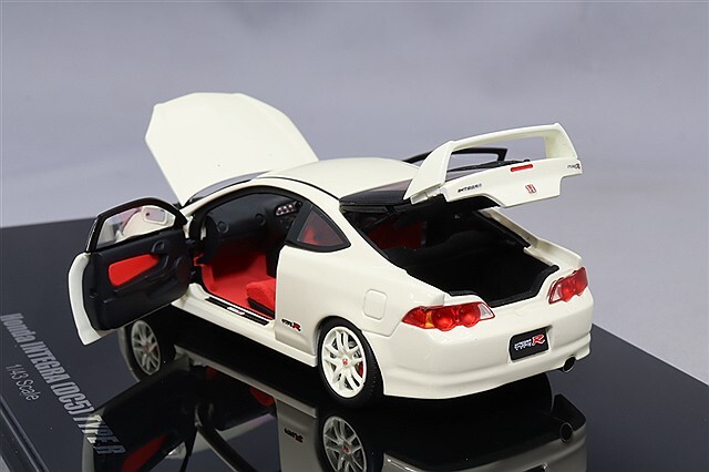 LCDモデル 1/43 ホンダ インテグラ タイプR (DC5) ホワイト