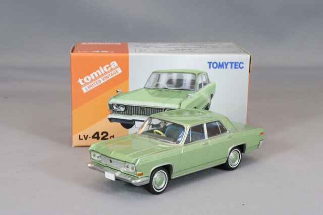 トミカリミテッドヴィンテージ 1/64 三菱 デボネア 64年式 緑