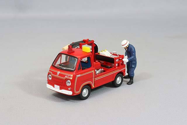 トミカリミテッドヴィンテージ 1/64 スバル サンバー ポンプ消防
