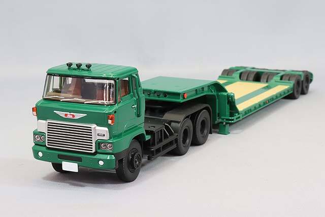 トミカリミテッドヴィンテージ NEO 1/64 日野 HH341 重機運搬トレーラー 緑