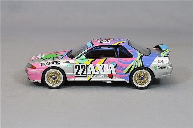 トミカリミテッドヴィンテージ NEO 1/64 アクシア スカイライン 銀