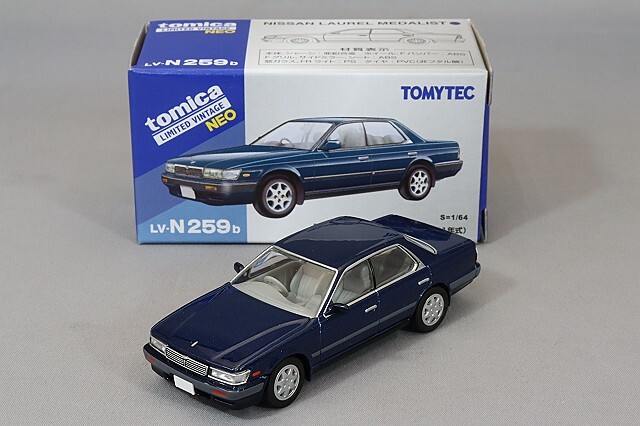 トミカリミテッドヴィンテージ NEO 1/64 日産 ローレル