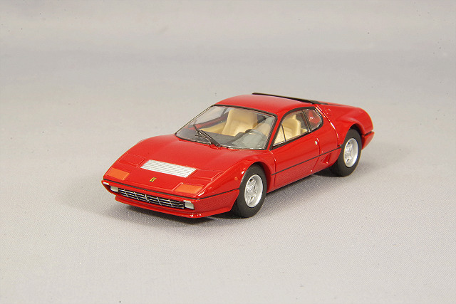 トミカリミテッドヴィンテージNEO 1/64 フェラーリ 512 BBi 赤