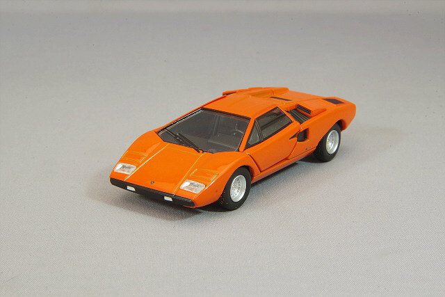 トミカリミテッドヴィンテージ NEO 1/64 ランボルギーニ カウンタック